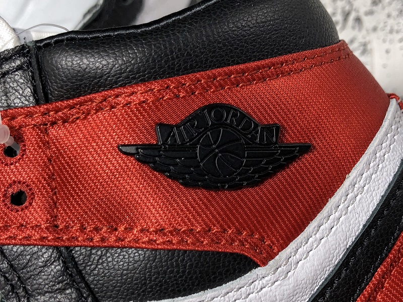 Air Jordan 1 AJ1 Satin Black Toe